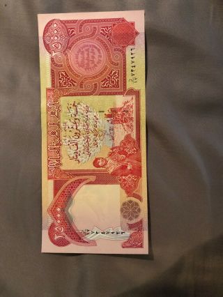 25000 Iraqi Dinar Note - Official Iraq Currency Uncirculated.  Total Of 30= 750000 2