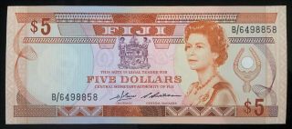 Fiji - 5 Dollars - 1986 - Pick 83 - Serial Number B/6 498858,  Au.