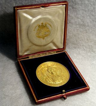 Ireland: Trinity College Dublin Gold Prize Medal in Case 3