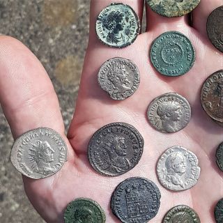 A HANDFUL OF QUALITY SILVER & BRONZE ROMAN COINS.  BRITISH METAL DETECTING FINDS. 3