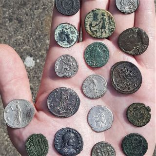 A HANDFUL OF QUALITY SILVER & BRONZE ROMAN COINS.  BRITISH METAL DETECTING FINDS. 5