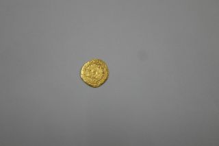 Fatimid Islamic Gold Coin Part Of Dinar (1/4 Dinar) About 1.  0 Gram.  (1)