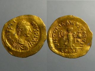 Justin I Gold Tremissis_constantinople Mint_advancing Victory W Wreath