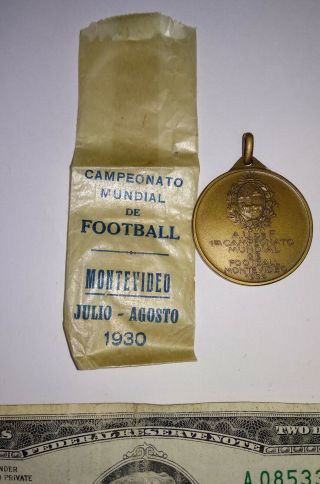 1930 Uruguay Medal Soccer Football 1st World Cup Memorabilia With Bag B