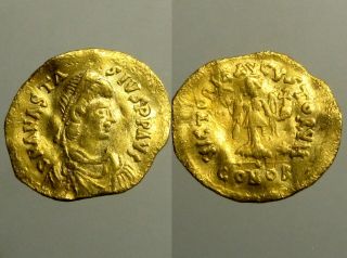 Anastasius Gold Tremissis_constantinople Mint_advancing Victory