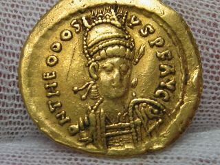 Theodosius Ii 402 - 450 Ad Gold Solidus.  Constantinople Ric X 257; Sear 21158
