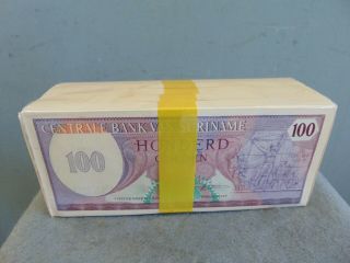 500 Uncirculated One Hundred Gulden Notes - Centrale Bank Van Suriname 1985
