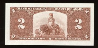 1937 Bank of Canada $2 Banknote - Cat 22b - S/N:U/B5765318 2