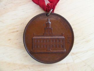 1876 U.  S.  Centennial Medal,  LIBERTY BELL,  PHILDELPHIA INDEPENDENCE HALL & Ribbon 6