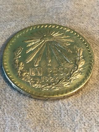 1924 Silver Mexico Mexican One Un Peso Coin (126)