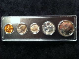 1964 - P (5) Coin Year Set In Hard Case 5 Coins.  " Bu ".  1052