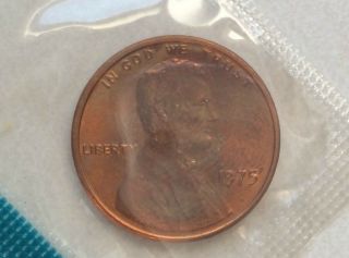 1975 - P Lincoln Cent Uncirculated Penny Rainbow Toning U.  S.  Coin D9649