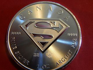 2016 1 Oz.  $5 Canada Maple Leaf W/superman Shield Gem Bu Silver