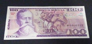 100 Pesos Issued By El Banco De Mexico Serie Re,  1981