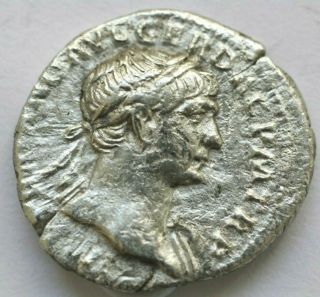 Trajan (98 - 117).  Denarius.  Rome 2.  83gr;19mm.  Obv: Laureate Bust Right,  Slight