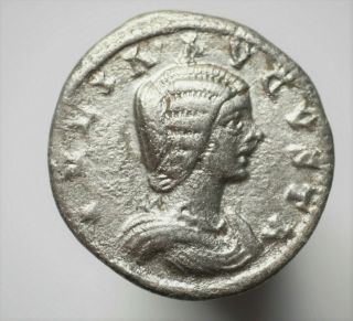 Roman Imperial Coins Julia Domna (augusta,  193 - 217).  Denarius.  2.  94gr.  20mm.  Obv: