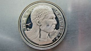 Honduras Medallic Coinage 10 Lempiras 1995 Silver,  Reeded Edge.  Only 150 Issued.