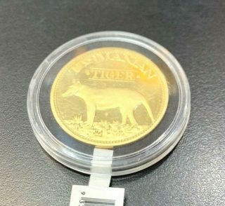 Tasmania Souvenir Coin Featuring The Tasmanian Tiger / Thylacine In Capsule