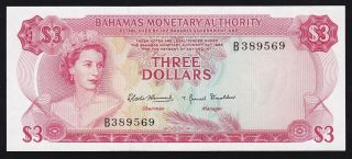 Bahamas - - - - - - 3 Dollars 1968 - - - - - - Unc - - - - - - -