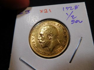 X21 Great Britain 1928 Gold 1/2 Sovereign