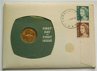 1967 Australia - 2 Cents - Unc Bronze - Fdc W/ 2 Quenn Elizabeth Stamps