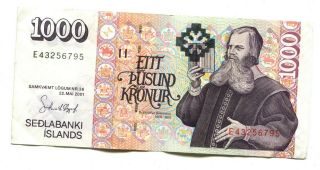 2001 Iceland 1000 Kronur Banknote (3)