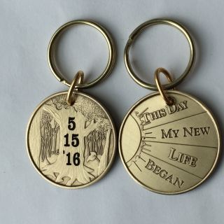Personalized Engraved Sobriety Date Keychain Coin Sober AA NA Sobriety Gift 2
