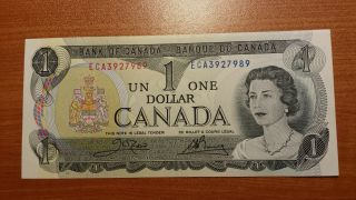 Bank Of Canada - - (1) 1973 $1 And (1) 1974 $2 - - Canadian Money Unc