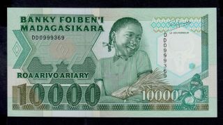 Madagascar 10000 Francs (1988 - 94) Pick 74b Unc.