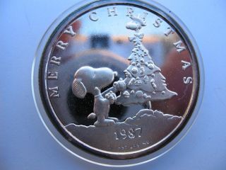 1 - Oz.  999 Silver Christmas Peanuts Gang Charlie Brown,  Snoopy,  Lucy,  Coin,  Gold