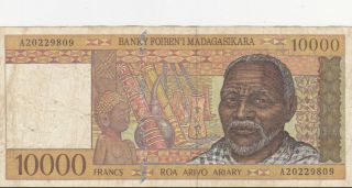 10 000 Francs Vg Banknote From Madagascar 1995 Pick - 79