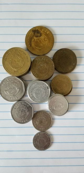 Costa Rica Coins: 1x500,  8x100,  2x50,  7x25,  16x10,  10x5,  1x2,  1x1 Colones