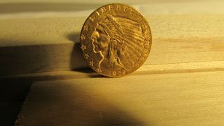 1929 Us $2 - 1/2 $2.  50 Indian Head Quarter Eagle Gold Coin Ungraded 5