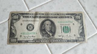 U.  S.  Federal Reserve Note 100 Dollar Bill.