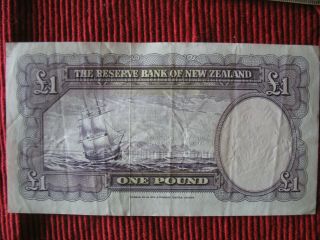 One Pound note The Reserve Bank of Zealand 1950 ' s? 2