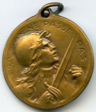 France Wwi Medal Issued For The Battle Of Verdun 1916 27mm
