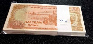 1987 Vietnam 200 Dong banknote in 100pcs Bundle UNC (, 1 B.  note) D4039 2