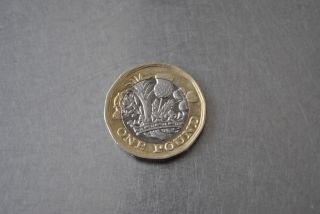 2019 One Pound 12 - Sided Coin,  Uk,  Floral Crown