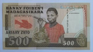 Madagascar - 500 Francs - 1988 - Pick 71,  Unc.