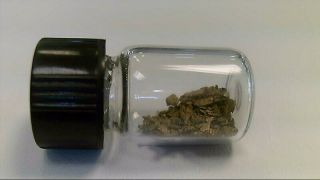 Vial Of 10k Yellow Gold Flakes 2.  3g (am1040133)