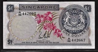 Singapore 1 Dollar Nd (1967) P1a Xf,  Arms,  Orchid / Building