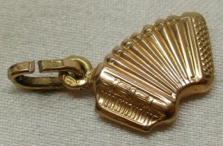 Vintage Solid 18k Yellow Gold Accordion 3d Charm - 1.  2 Grams,  Gorgeous
