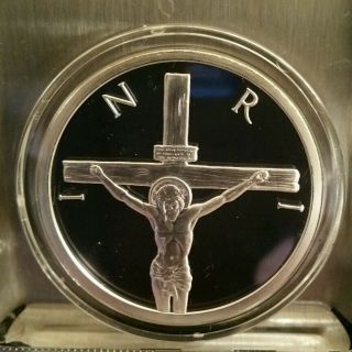 Crucifixion Jesus Christ On The Cross 1 Oz.  999 Silver Shield Proof 2014 Inri