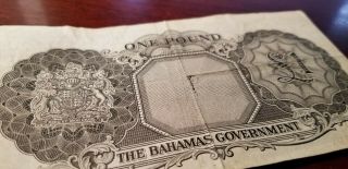 BAHAMAS - 1953 1 Pound Note Queen Elizabeth ll 5