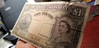 BAHAMAS - 1953 1 Pound Note Queen Elizabeth ll 6