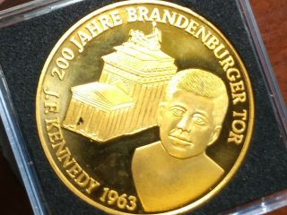 Kennedy 1963 Berlin In Front Of Gate Germany 200 Years Brandenburg Gate Medal