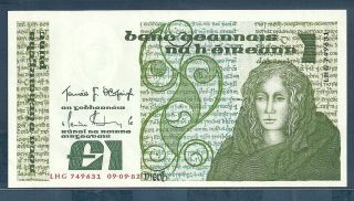 Ireland Republic 1 Pound Punt,  1982,  P 70c,  Unc