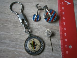 Swiss Germany Bicycle Keyring Pin Badge Cycling Mondial Nel Veneto Medal Medaill