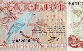 Suriname 1985 2 1/2 Gulden Currency Unc