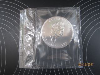 1998 Canada Silver Maple Leaf 1 Oz.  9999 Silver Cellophane